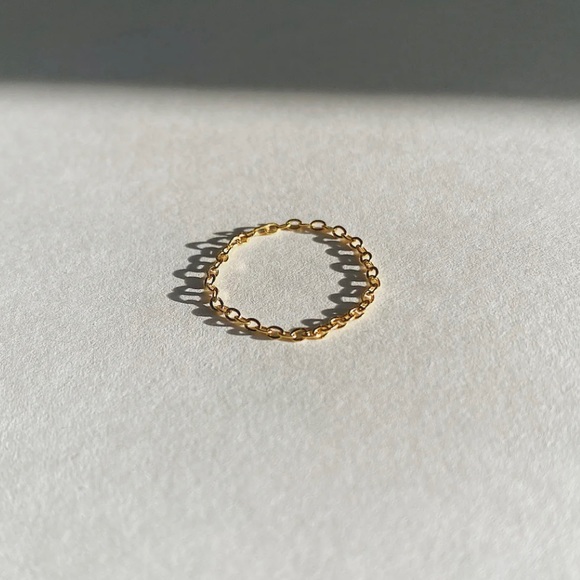 Dainty Chain Ring Size 6 - Picture 2 of 5
